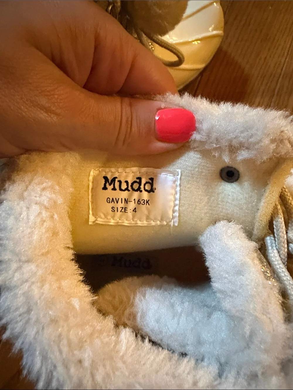 Mudd euc white